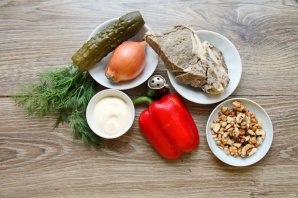 Салат с говядиной и грецкими орехами
