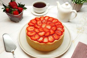 Сметанный чизкейк с клубникой
