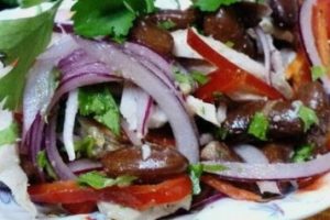 Салат Тбилиси с говядиной и фасолью классический
