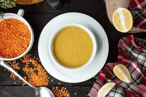 Чечевичный суп-пюре с карри и кокосовым молоком