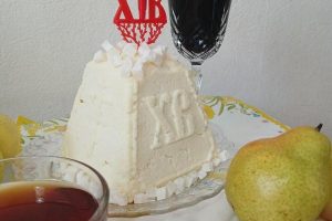 Рецепт: Творожная пасха “Кокосовая” – Белоснежная творожная пасха с насыщенным кокосовым вкусом из домашнего творога, без варки.