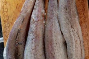 Рецепт: Минтай, тушеный в томатном соусе – с морковкой и луком