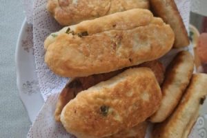 Рецепт: Жареные пирожки с яйцом и зеленым луком – Готовлю с любовью.