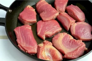 Мясо по-французски на сковороде