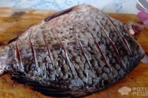 Рецепт: Караси в сметане – В сметанном соусе.