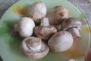 Рецепт: Гречка по-купечески – с грибами и фаршем