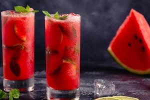 “Очень освежающе”: летний коктейль из арбуза точно утолит жажду