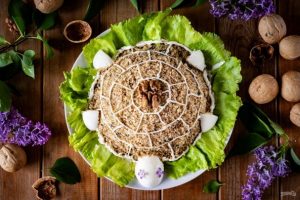 Салат “Черепаха” с консервами