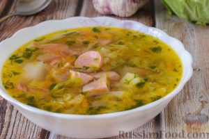 Щи с копченой колбасой и сосисками