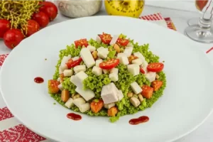 Салат с кедровыми орешками