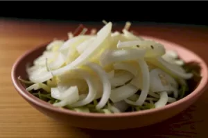 Маринованный лук для салатов