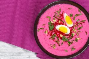 “Очень вкусно”: летний суп из свеклы — что может быть проще и быстрее