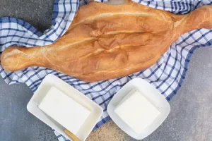 Грузинский белый пшеничный хлеб “шоти”