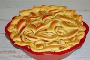 Пышная шарлотка в мультиварке